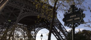 Toure Eiffel - parc off the tourist walk
